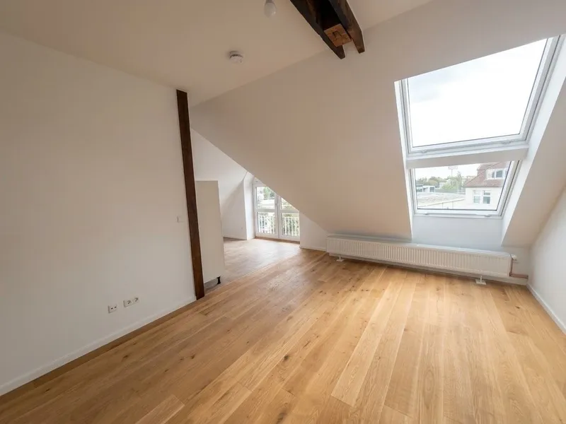 ERSTBEZUG:  Neu Ausgebauter Dachstuhl - Superschicke 2,5 -Raumwohnung inkl. Einbauküche  !!!! — photo 1